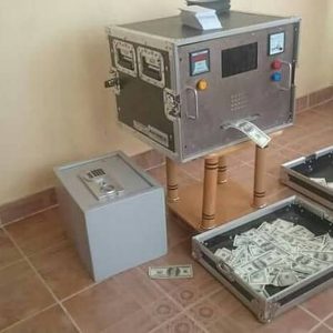 Machine for Cleaning Black Notes